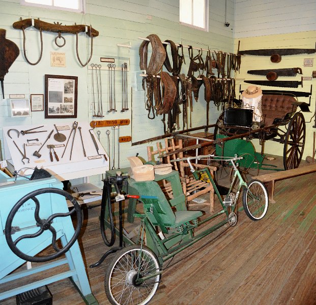 07MtMorgan (7).JPG - Mount Morgan museum